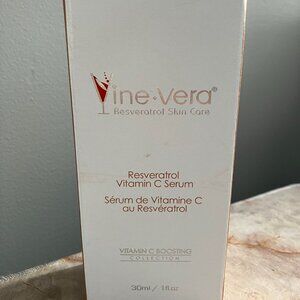 VINE VERA RESVERATROL VITAMIN C CLEANSER - 1.76 fl oz / 50 ml - BRAND NEW-SEALED